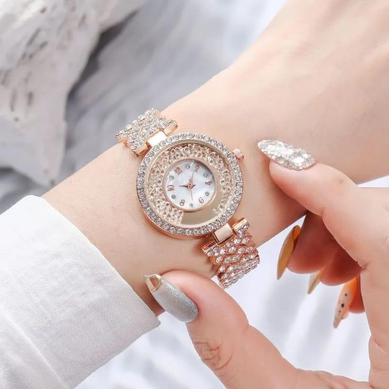 Stylish Women's Quartz Watch-Water Resistant with Chain Strap